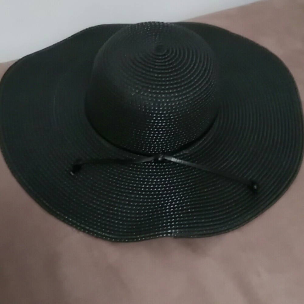 floppy hat